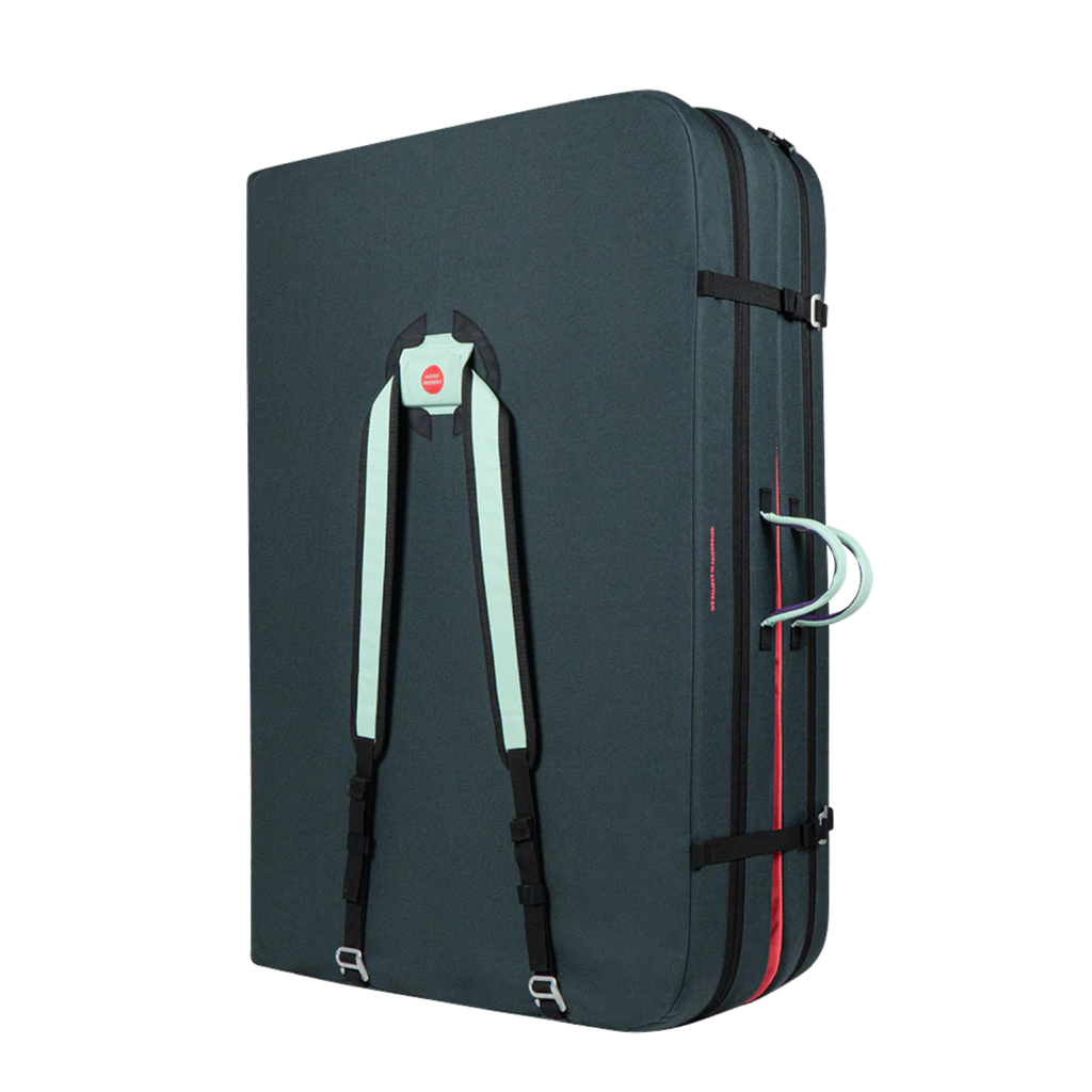 Crash pad Beal Double Air Bag 4c+ gris foncé avec bretelles de transport vert menthe, vu de dos