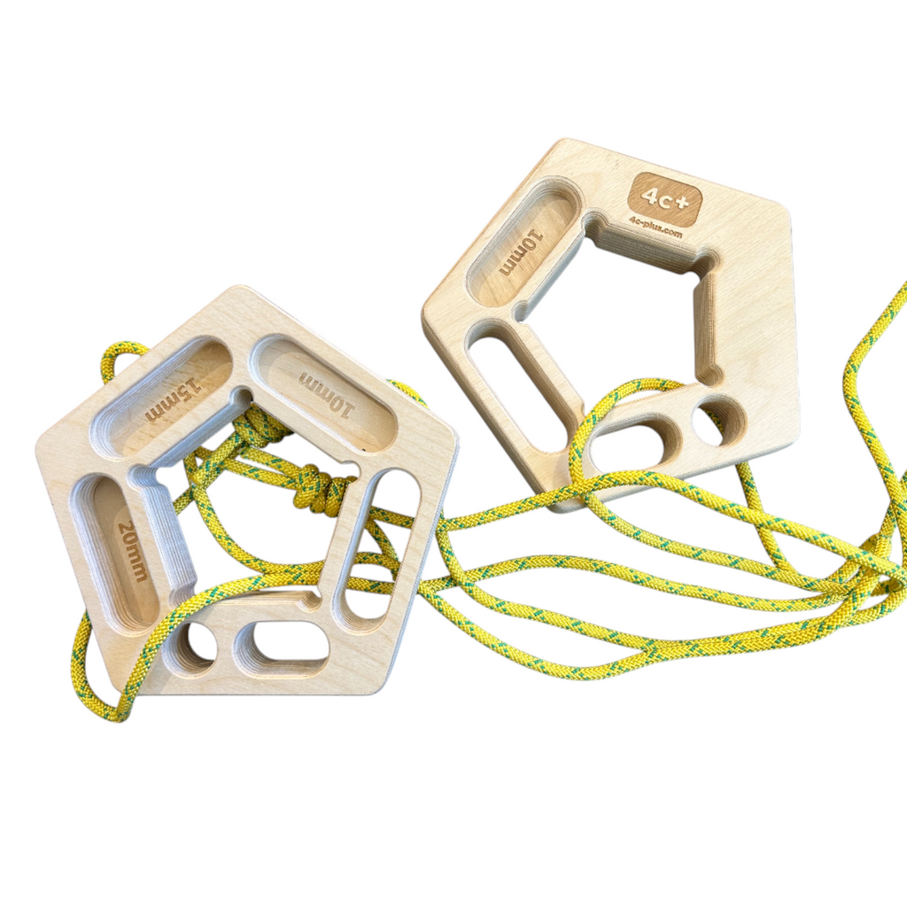 Deux blocs d'escalade en bois 4c+ Pentagon avec cordes jaunes pour l'entraînement de la force des doigts