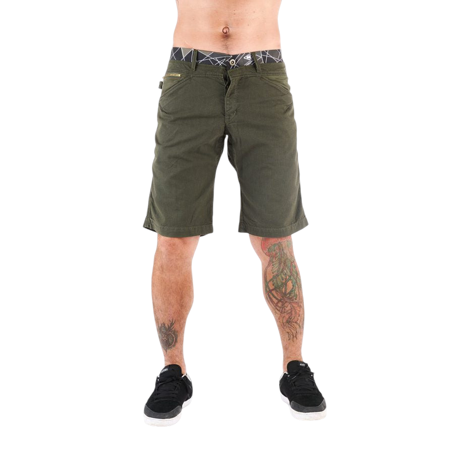 Short d'escalade Sahel 4c+ vert olive pour homme avec ceinture à motifs géométriques et coupe ergonomique