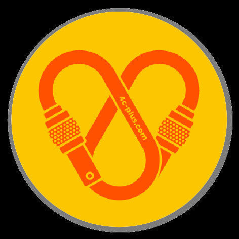 Sticker redondo 4c+ de vinilo amarillo con diseño de mosquetón naranja, resistente al agua para equipo outdoor.