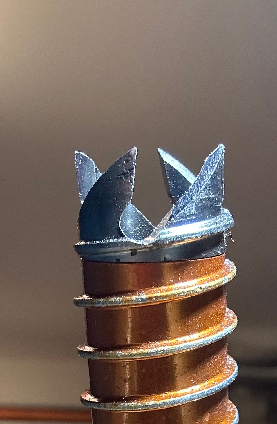 Afilado de tornillos de hielo