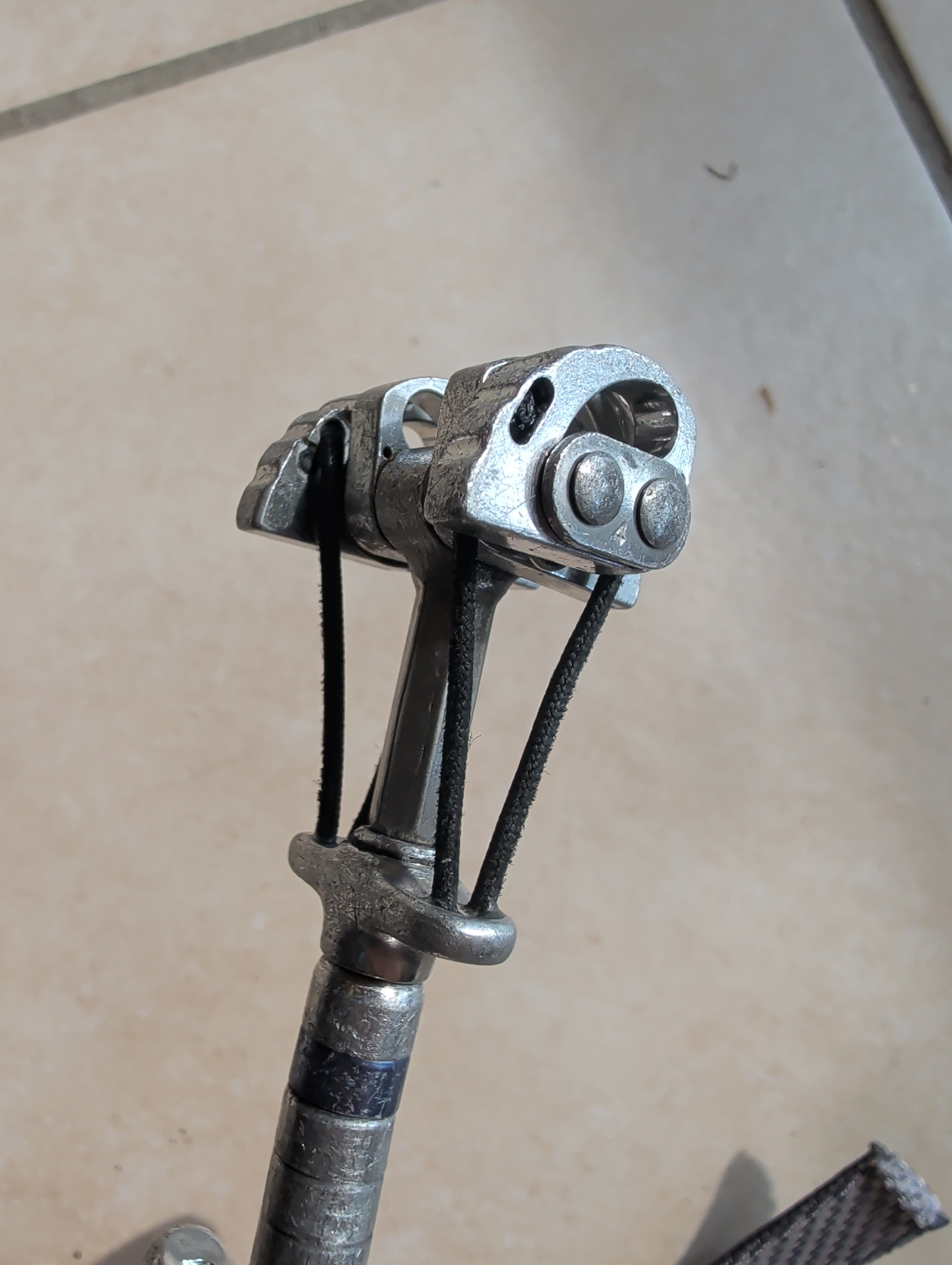 atelier Replacing Friends Cams' Slings