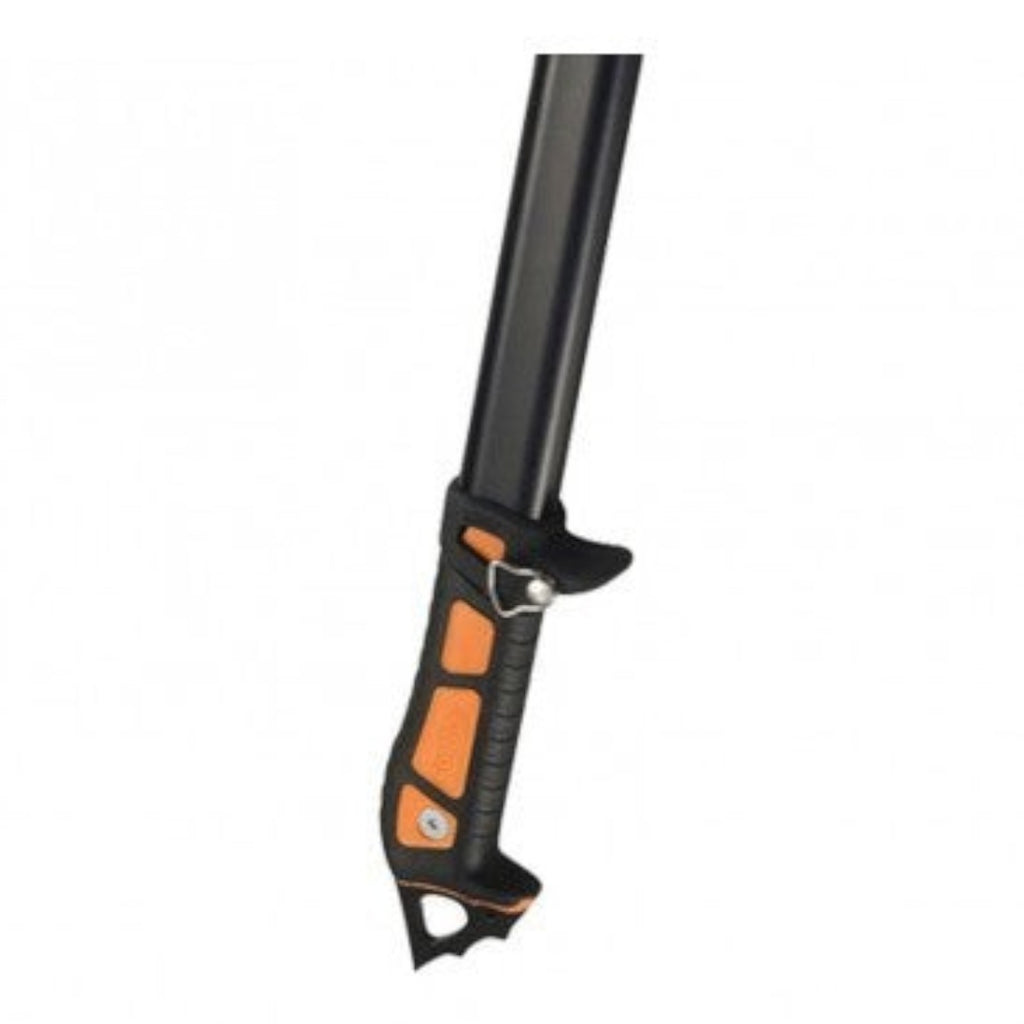 Piolet CAMP X-Light Hammer, détail de la poignée noire et orange avec appui-main réglable